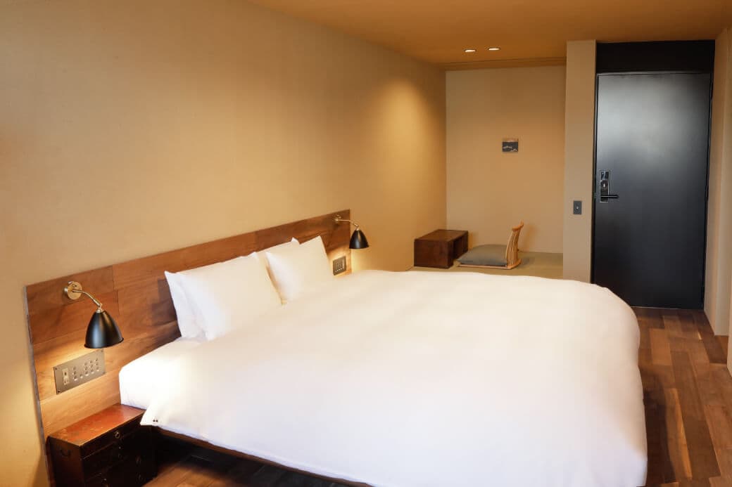New wing: 205 — Tsuboniwa view, open-air bath
